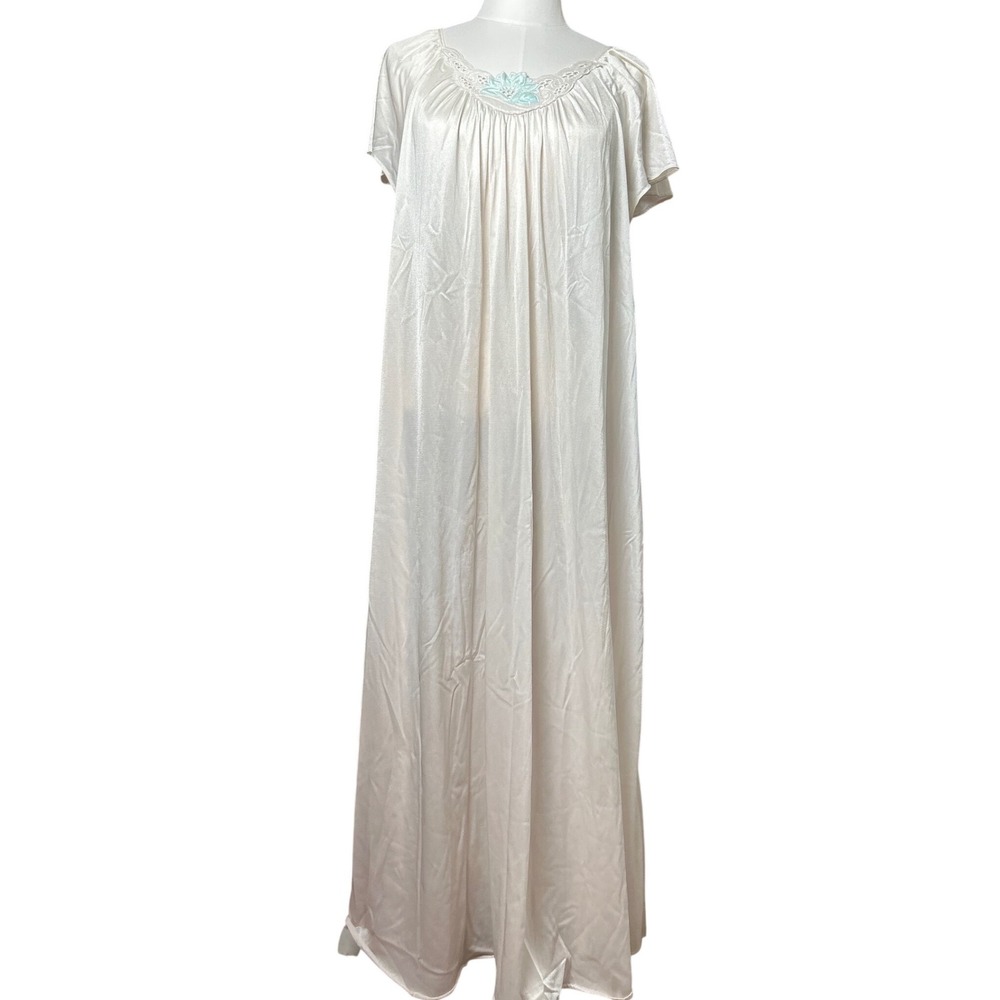 Vintage Sears Oversized Flowy Nightgown Lace Floral Applique Floor Length READ